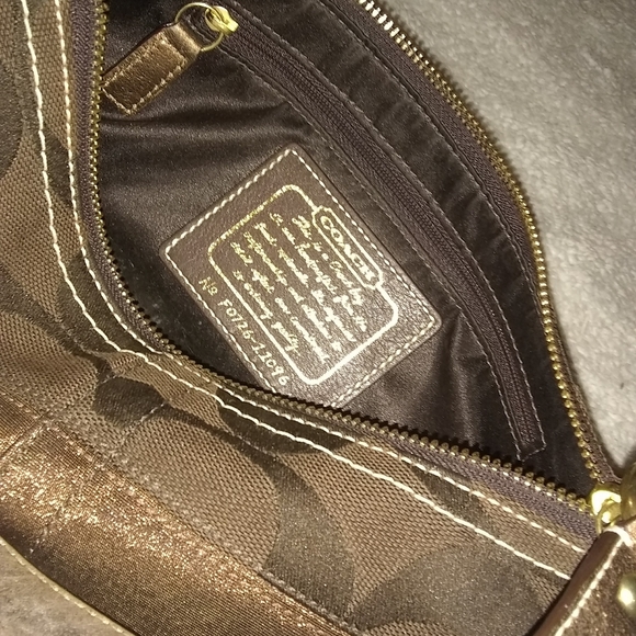 Authentic Coach Signature Stripe Hobo F0726-11096 - Picture 4 of 4